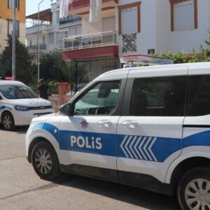 cezaevinden cikip eski sevgilisi ile erkek arkadasini bicakladi NtL8De36