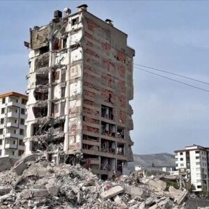 ebrar sitesi guvenc apartmanina iliskin 16 belediye personeline dava H8VMurcA