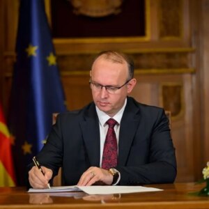 kuzey makedonyada yerel secimler 19 ekimde OhTAOzth