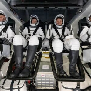 uzayda 5 aylik gorev sonrasi crew 10 ekibi dunyaya dondu 152iaq2X