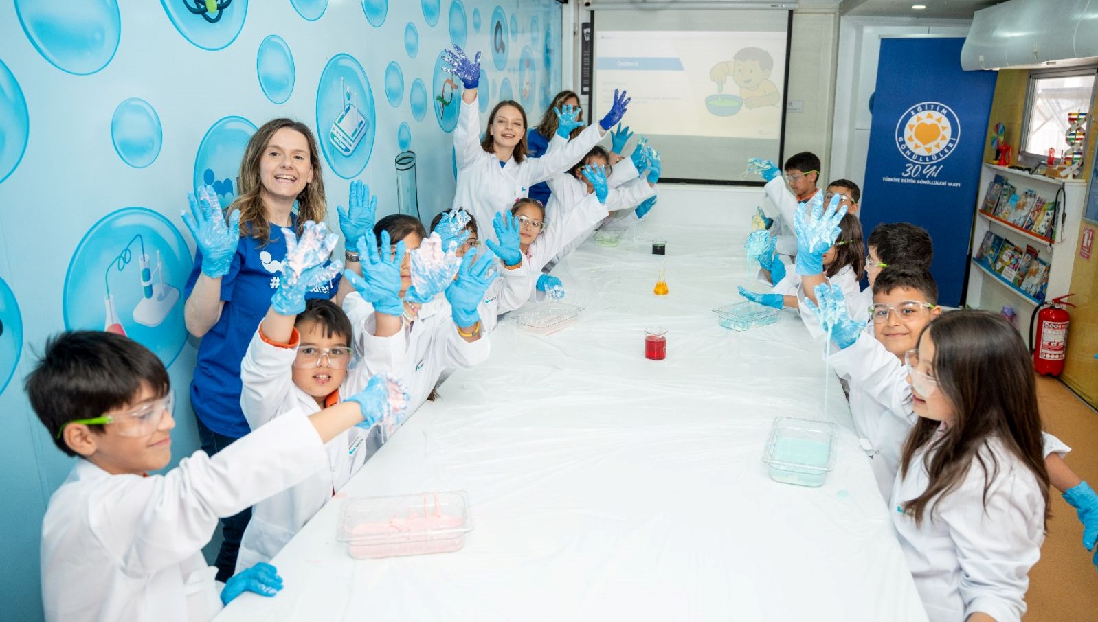 imcd dort yilda 4 bini askin cocuga bilim sevgisi asilandi CszN78vf