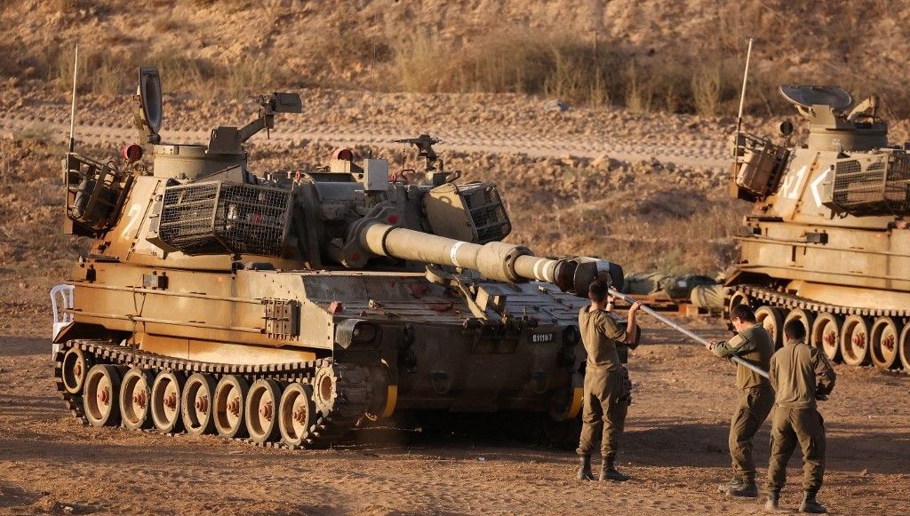 israil ordusundan suriyede baskin askerler koy halkini zorladi BBVOfLSX