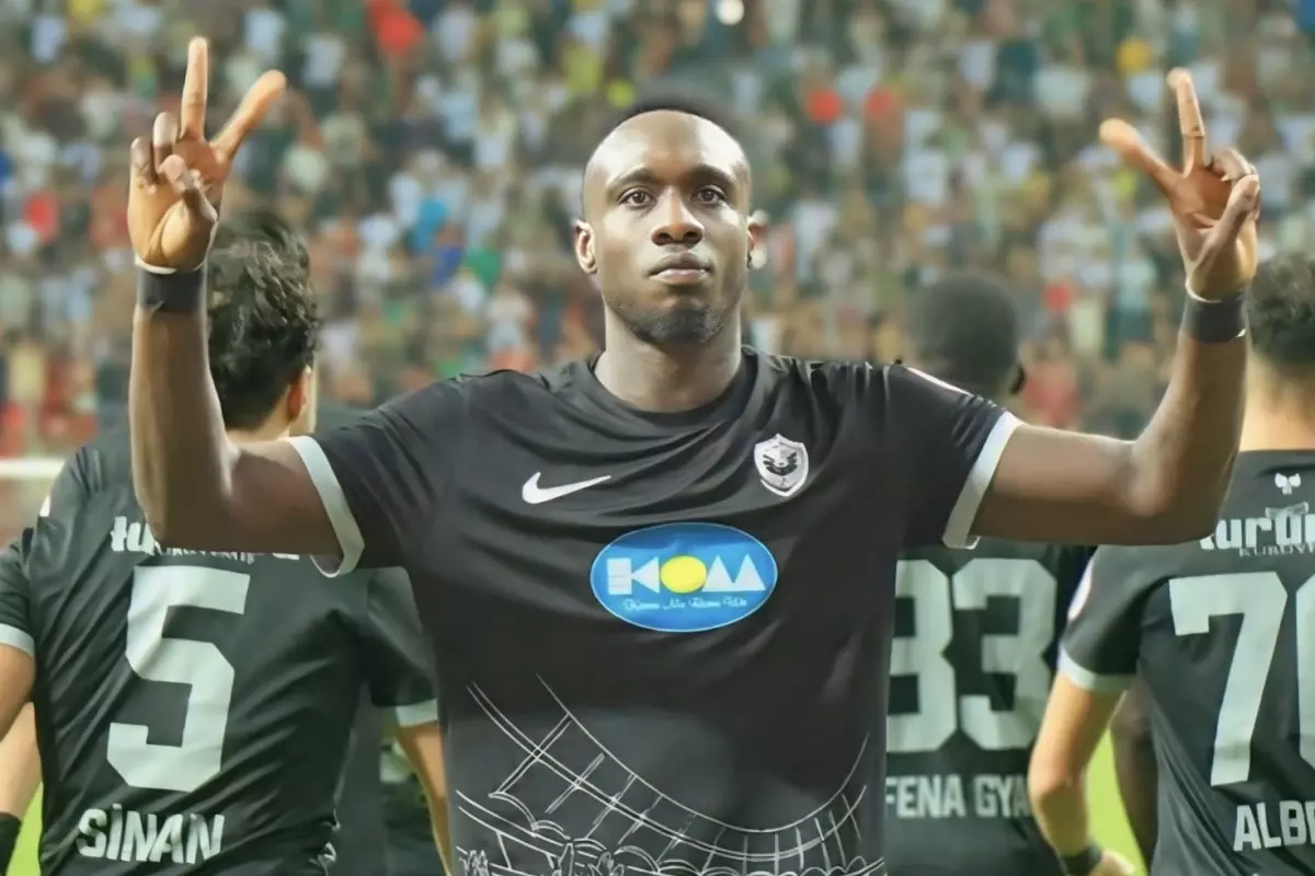 mbaye diagne 1 ligi sallamaya devam ediyor HBhFB57G