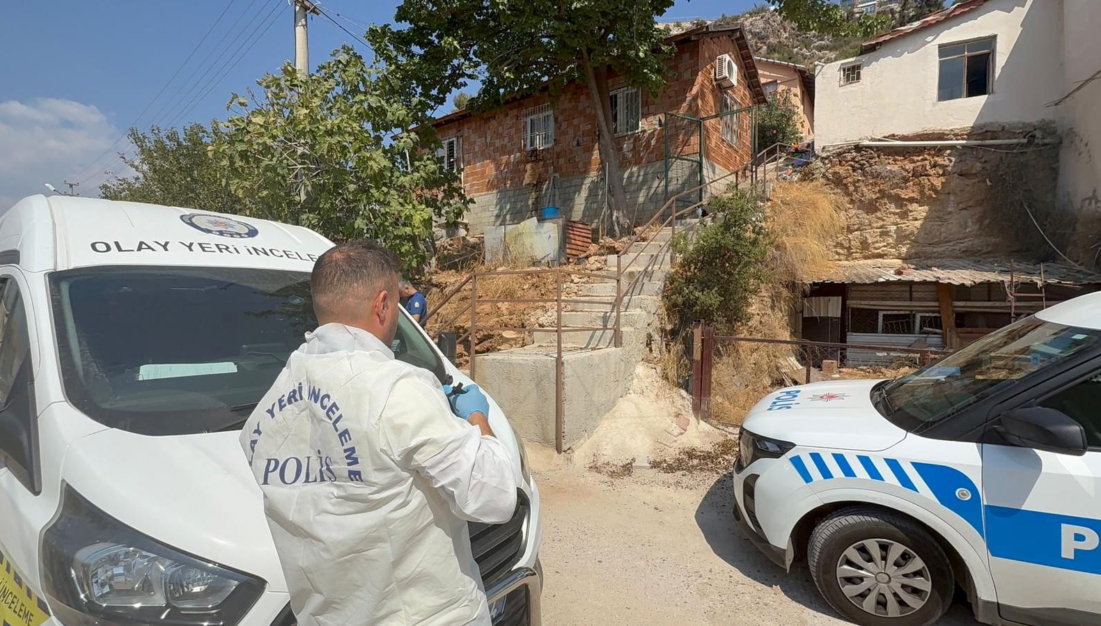 merdivenlerden dusen adam oldu Jn6zixbf