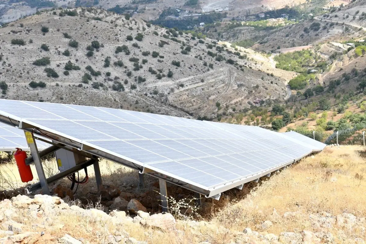 yesilyurtta gunes enerji santrali ile enerji maliyetleri dusuyor WH9wW9gs