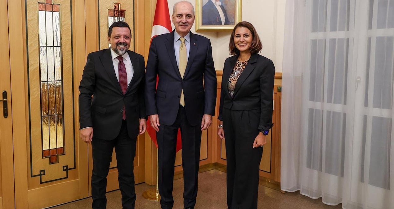 canli yayinda kavga etmislerdi numan kurtulmusla poz verdiler zqx8uJVI