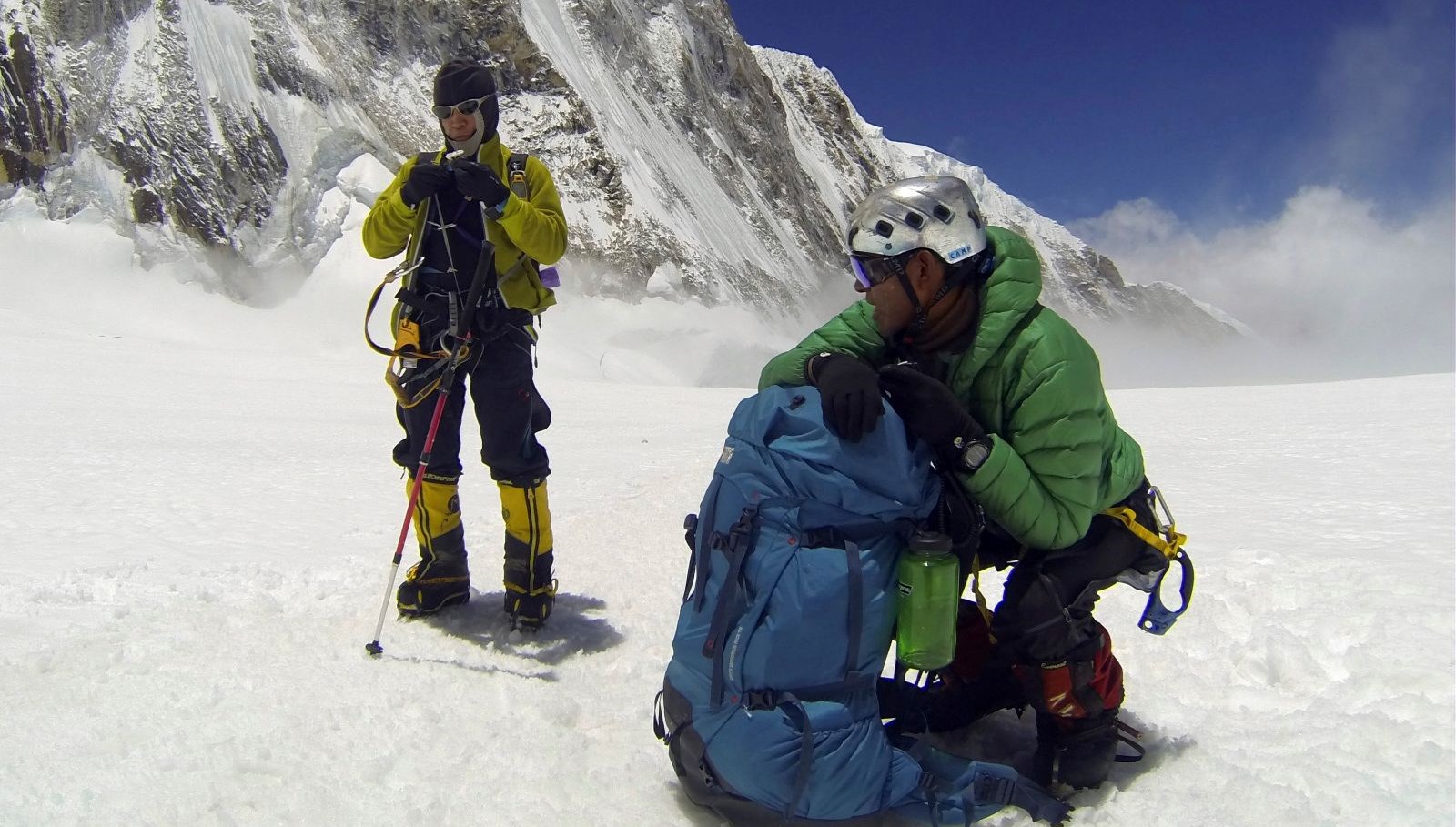 everestin en tehlikeli rotasinda bir ilk tarihe gecen kayak bcXAW31t.jpg