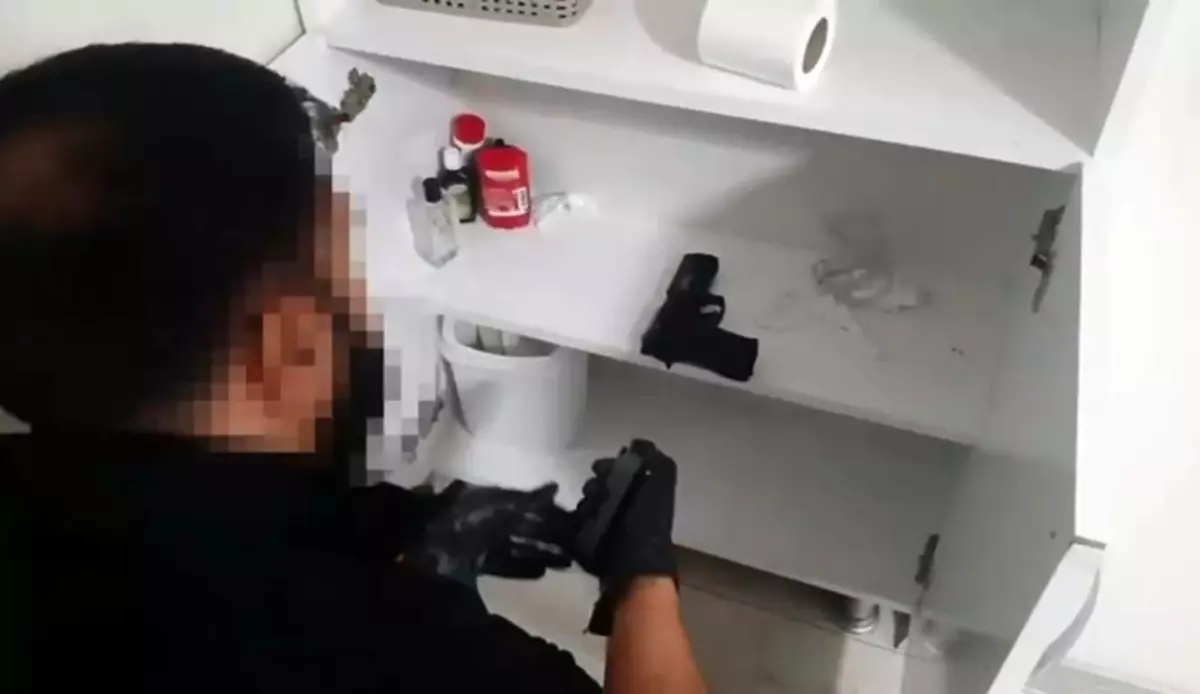 izmirde safak operasyonu 173 gozalti KPQ5FDfN.jpg