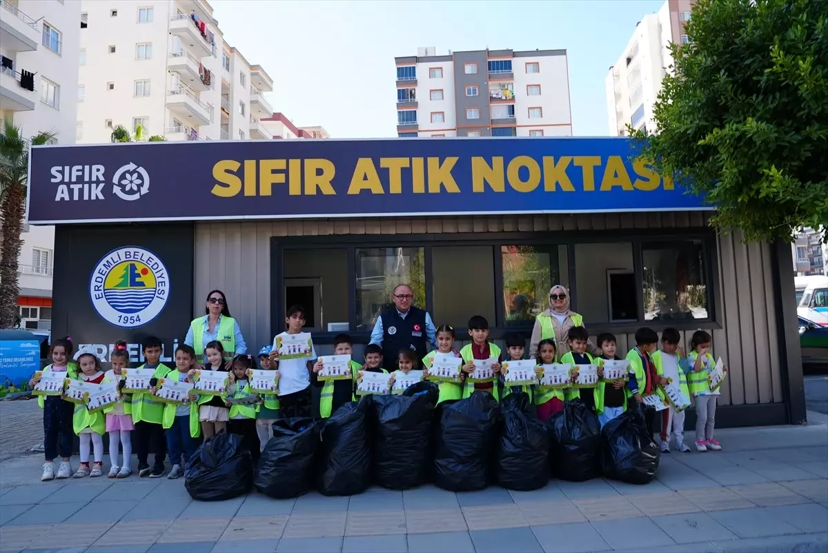 mersinde doga mufettisleri projesi kapsaminda ogrenciler cop topladi yRwXwdXi.jpg