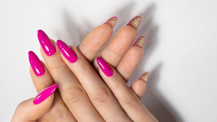 takma tirnak ve kalici oje tirnak yapisini bozuyor enfeksiyonlara zemin hazirlayabilir g1EBIh3A.jpg