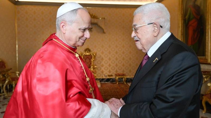 filistin devlet baskani abbas vatikanda papa 14 leo ile gorustu zAkyP51A.jpg