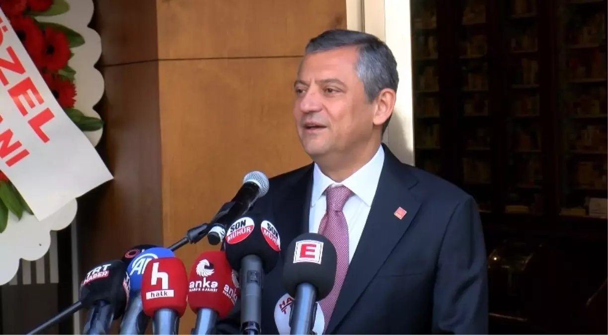 ozgur ozel eczacilik tarihi ve guzel sanatlari muzesinin acilisinda konustu qvG62SuX.jpg