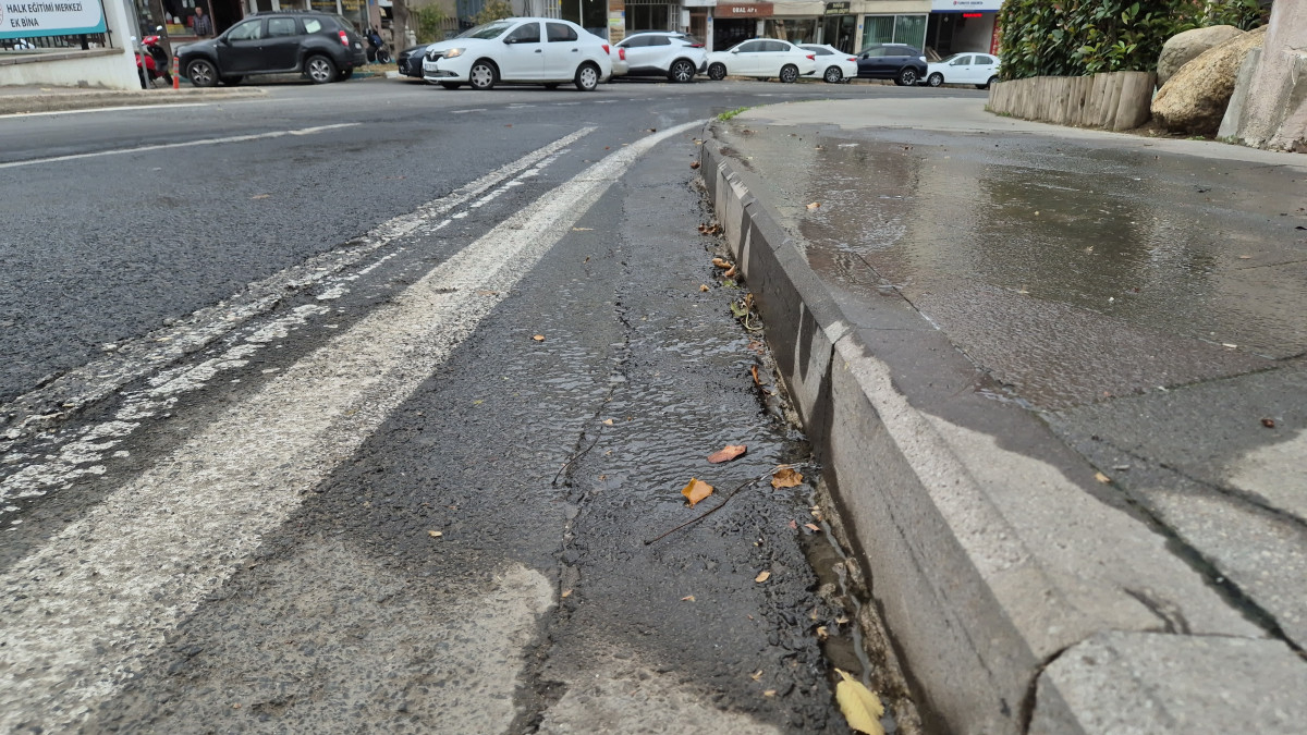 tekirdagda su patlagi tonlarca icme suyunu heba etti F68BH87V.jpg