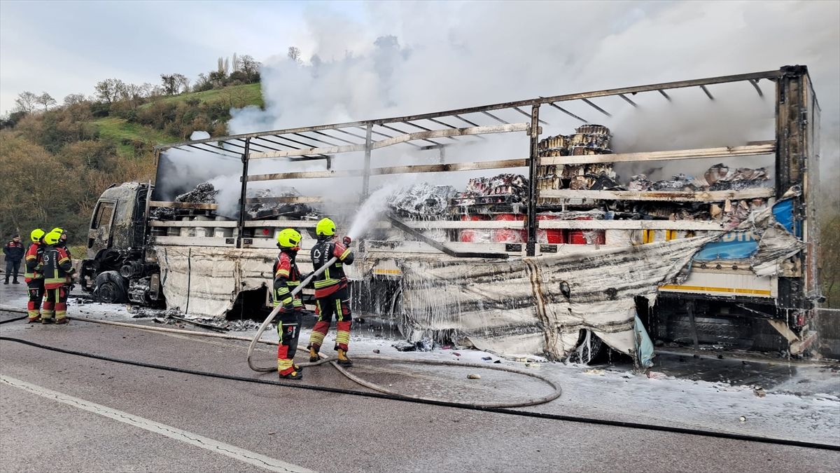 Balıkesir’de Tır Yangını Hızla Kontrol Altına Alındı