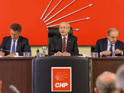 CHP’de Olağanüstü MYK Toplantısı: İhraç Gündemde