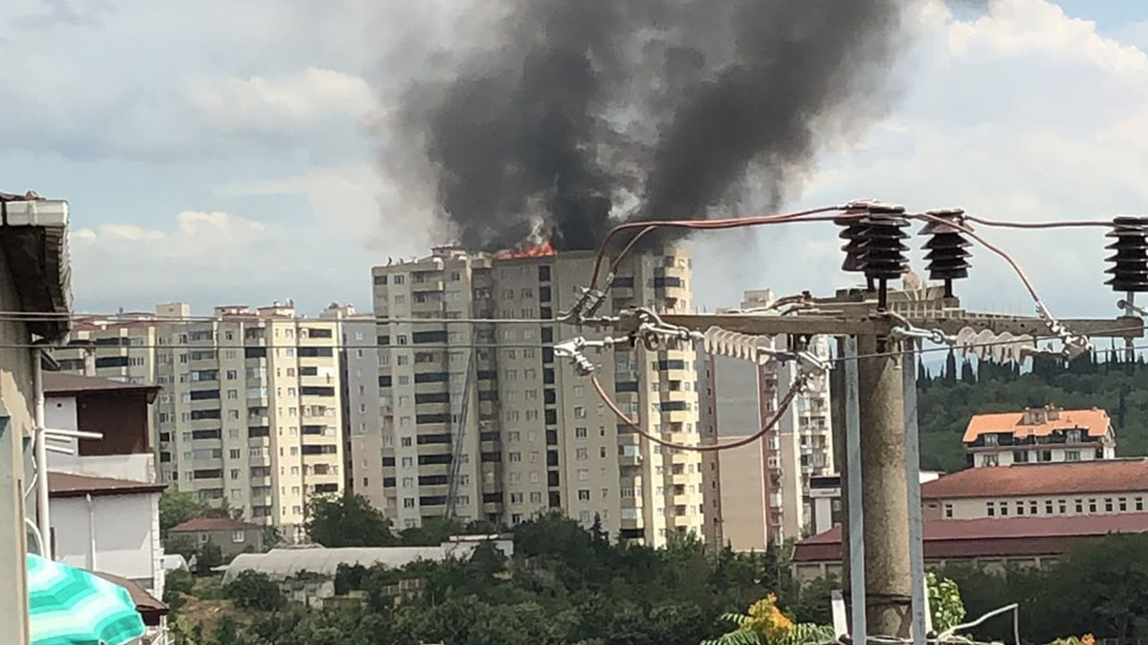 Gebze’de korkutan yangın itfaiyenin müdahalesiyle söndürüldü Haber gorseli